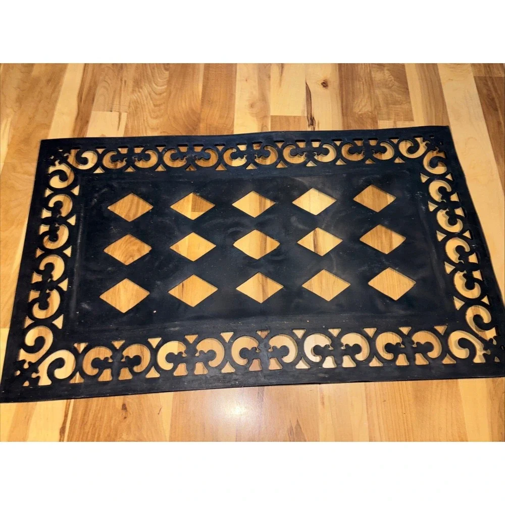 Evergreen Sassafras Changeable Mat and Christmas Labrador Retrievers Insert.